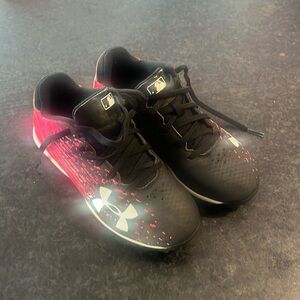 Boys UNDER ARMOR CLEATS